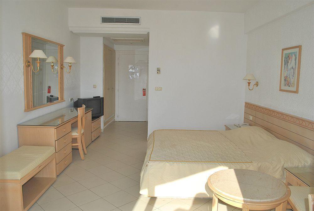 Hotel Business Center