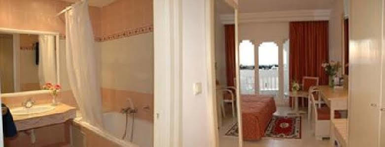 Hotel Business Center